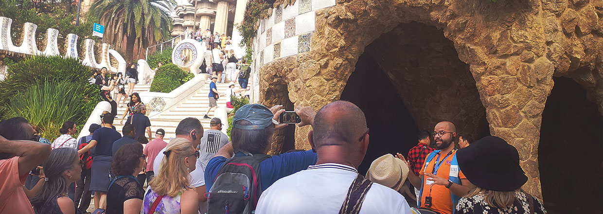 ENJOY THE FULL EXPERIENCE WITH OUR GUIDED TOURS ENJOY THE FULL EXPERIENCE WITH OUR GUIDED TOURS