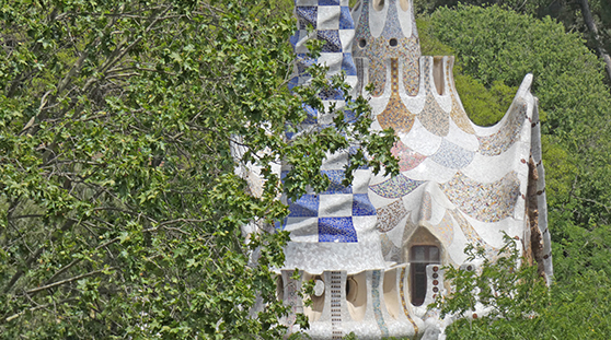 Guided visits to Park Güell at Easter and weekends in April