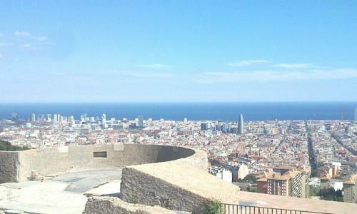 Itinerari 'La primera balconada: El creixement de la ciutat vist des dels Tres Turons'